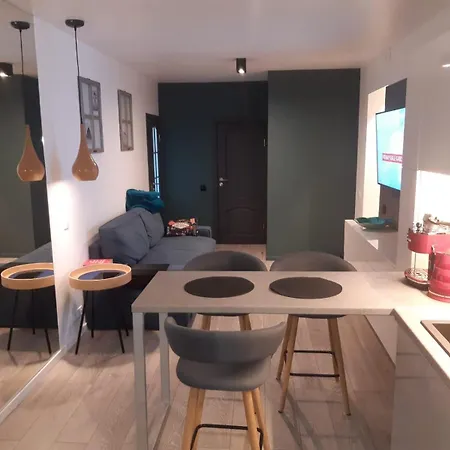 Cozy Three Bedroom *