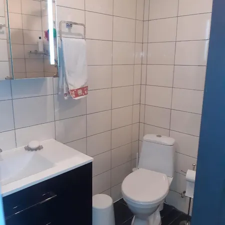 Cozy Three Bedroom Apartment *